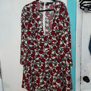 Floral Pretty Little Thing dress plus sise